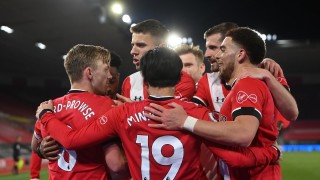 Полузащитникът на Саутхемптън Сам МакКуин обяви че спира с професионалния