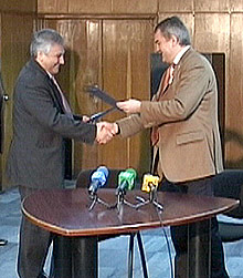 За 250 полицейски коли с GPS-устройства подписа Петков