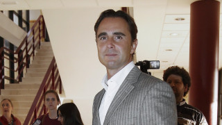 Испанската полиция арестува разобличител който е осъден в Швейцария тъй