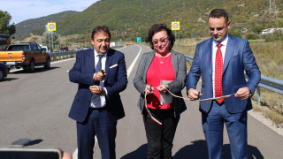 Пуснаха в движение 3 километрова отсечка от АМ Струма съобщават от