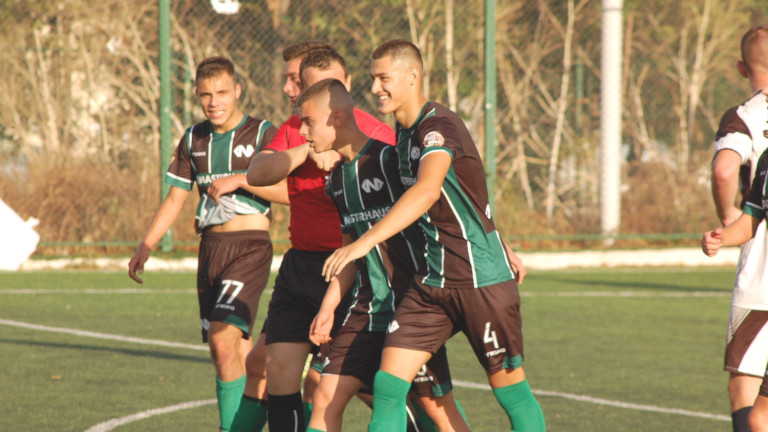 ФК Нефтохимик (Бургас) ще изиграе поредния приятелски мач от предсезонната си