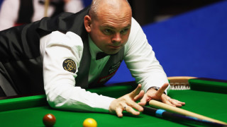 Двамата бивши световни шампиони Стюарт Бингам и Греъм Дот изиграха