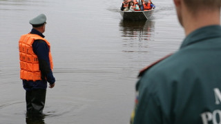 14 души загинаха при падане на автобус в морето в