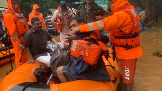 Над 100 са жертвите на наводнения в западния индийски щат