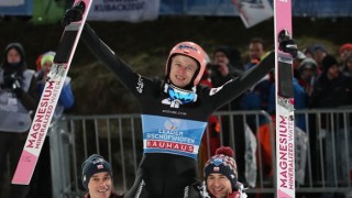 Давид Кубацки спечели последния кръг от турнира по ски скок