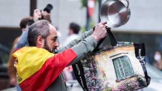 Испания удължи извънредното положение до 6 юни