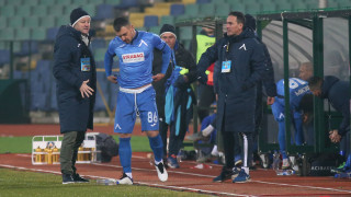 Валери Божинов ще продължи да играе за Левски и през