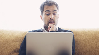 "Суйчари за влюбен", "самомиялни" и "безплатни кучета": Какво търси българинът в eMag