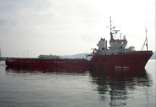 Български кораб ще чисти нефтените разливи в Черно море