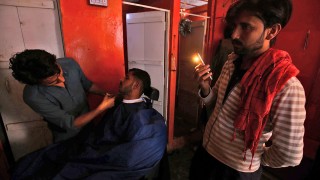 Правителството на Пакистан обяви строги мерки за енергийни икономии сред