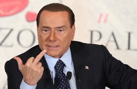 Приеха спешно Берлускони в болница