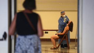 Половината от гърците са имунизирани срещу коронавируса