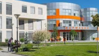 Медицинският университет в Плевен е първото висше учебно заведение поставено