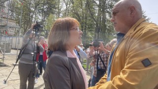 България и в момента изнася оръжия за Украйна Това заяли