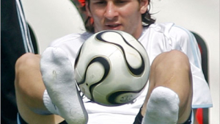 Роналдо и Меси водят класацията за "най-добър млад футболист" на Мондиал 2006