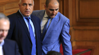 Второто четене на бюджета започна с болничния на ген. Танов