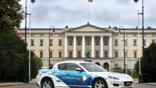 „Водородната“ Mazda RX-8 по пътищата на Норвегия