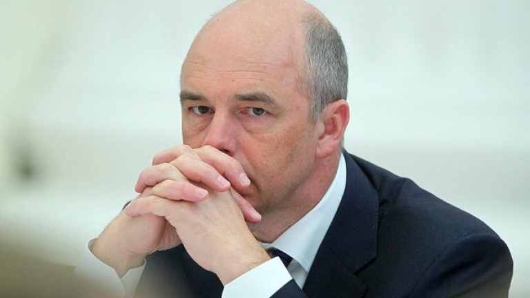Руски министър допуска падане на петрола под $30 за барел