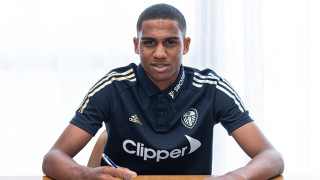 Лийдс официално привлече таланта на Фулъм Коди Драме 18 годишният защитник