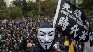 Икономиката на Хонконг се е свила през миналата година Това