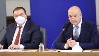 Отчитаме първи крачки от края на третата вълна на коронавируса