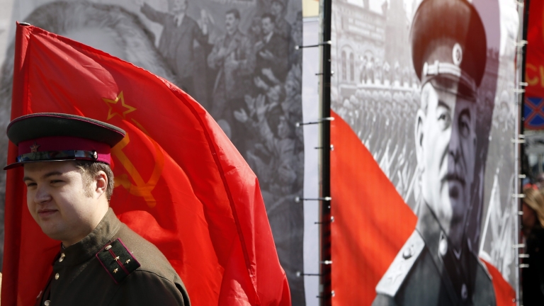 Новосибирск посреща 9 май с билбордове със Сталин