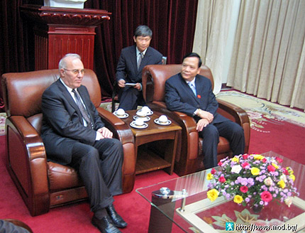 Близнаков впечатлен от реформите във Виетнам