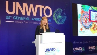 Ангелкова връчи марки със специално послание на туристическата асамблея в Китай