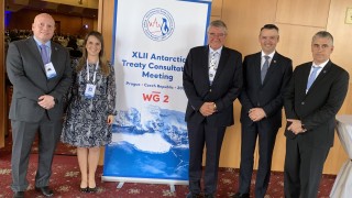 Българските антарктици може да използват колумбийски военен самолет Херкулес за