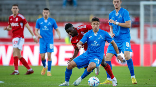 Полузащитникът на Левски Филип Кръстев тренира на 100 с