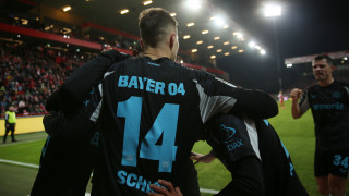 Шампионът на Германия Байер Леверкузен победи с 2 0 Холщайн Кил като