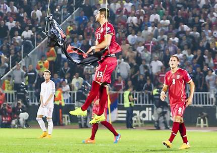 Сърбия излезе с остър протест заради албанската акция на мача за Евро 2016