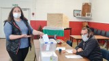  Гласуването за балотажа към този момент стартира, първата секция отвори в Нова Зеландия 