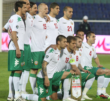 България се смъкна с две места във ФИФА