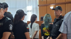 Двете момичета, участвали в убийството в Пловдив, остават в ареста
