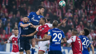 Шалке 04 записа четвърта поредна победа в Бундеслигата Кралскосините надвиха