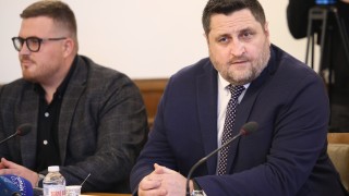 Бизнесменът Йоаким Каламарис заяви в четвъртък на заседание на временната