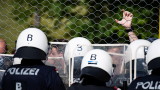 Австрия хвърля войници срещу мигрантите на Балканите и в Северна Африка 