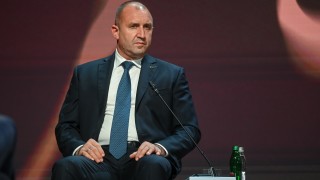 Румен Радев призова парламентарно представените политически партии в България от