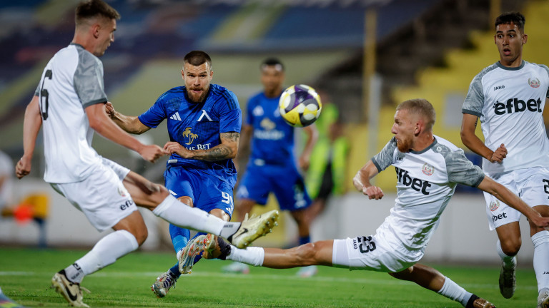 Монтана се раздели с нападател