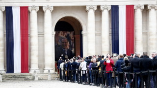 Франция изпраща бившия президент Жак Ширак 1932 2019 г с градска