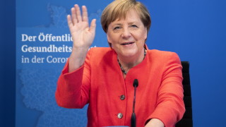 Германският канцлер Ангела Меркел и нейният икономически министър обезсърчиха вероятността