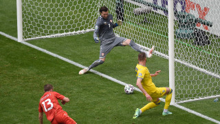 Украйна 2 0 Северна Македония 43′ Шапаренко падна опитвайки