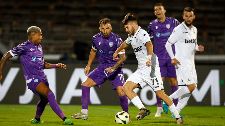 Slavia – Mer Noire 0:0, but refusé à l'équipe blanche Slavia – Mer Noire 0:0, but refusé à l'équipe blanche