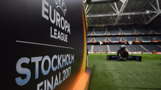 Финалът на Лига Европа започва с минута мълчание