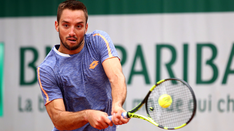 Бекхенд, бекхенд и пак бекхенд. Сърбинът показа, че обича бекхенда на българина.