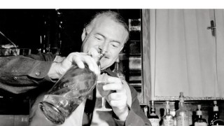 Ърнест Хемингуей e световно признат американски автор Повечето му произведения