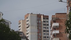 Мъж падна в необезопасена шахта в мазето на блок в Русе