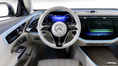 Mercedes-Benz подкрепиха стандарта за зареждане на Tesla