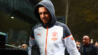 Полузащитникът на Манчестър Сити Джак Грийлиш пристигна в Неапол съобщи